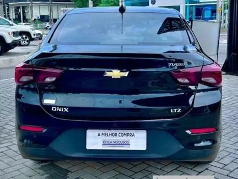 Chevrolet Onix Preto 4