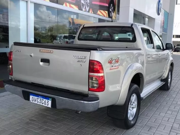 Toyota Hilux Bege 5