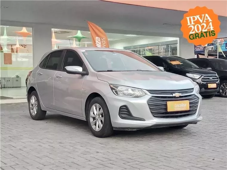 Chevrolet Onix Prata 5