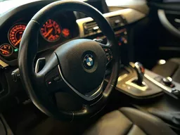 BMW 320i
