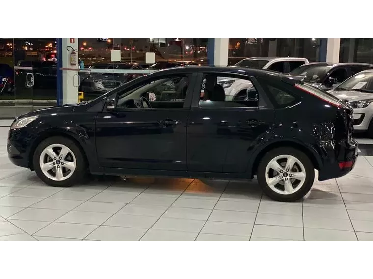 Ford Focus Preto 14