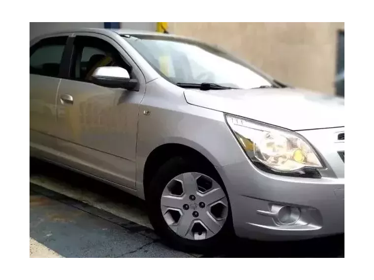 Chevrolet Cobalt Prata 3