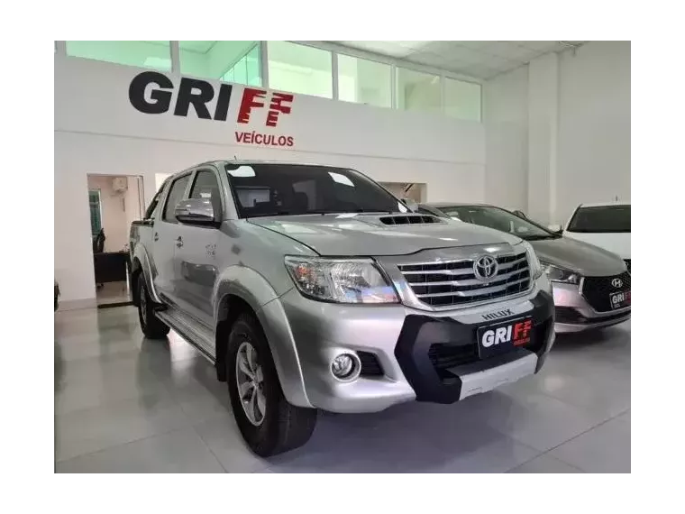 Toyota Hilux Prata 7