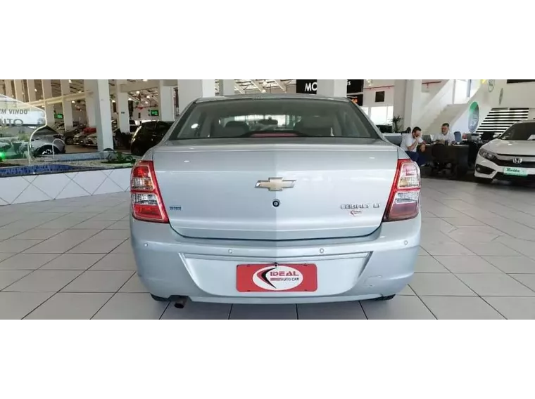 Chevrolet Cobalt Prata 4