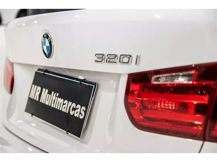 BMW 320i Branco 9