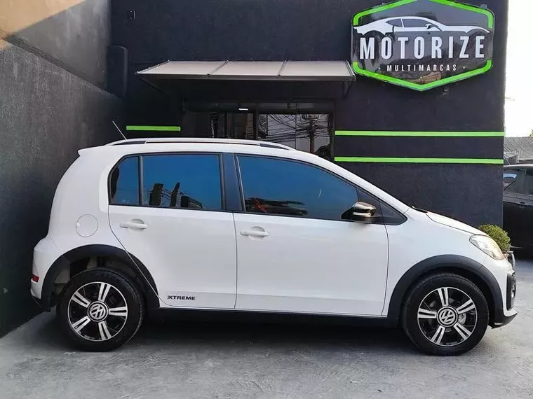 Volkswagen UP Branco 4