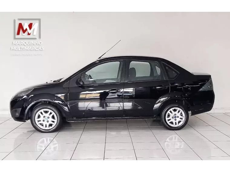 Ford Fiesta Preto 4