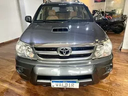 Toyota Hilux SW4