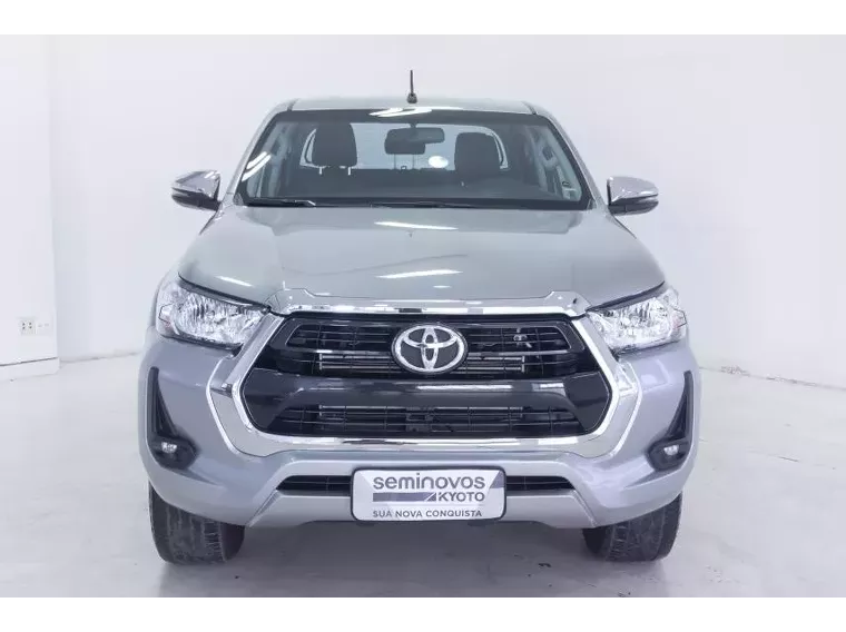 Toyota Hilux Prata 15