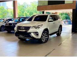 Toyota Hilux SW4