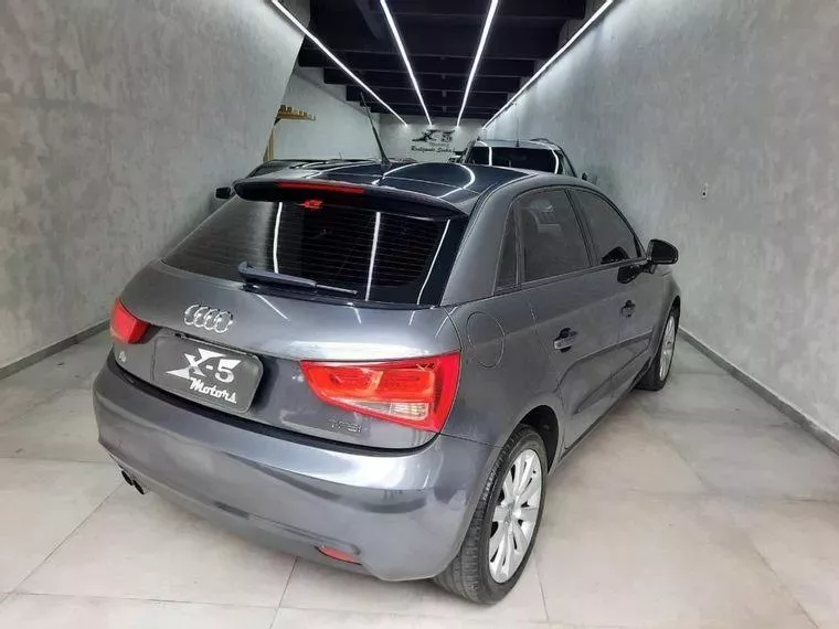 Audi A1 Cinza 4