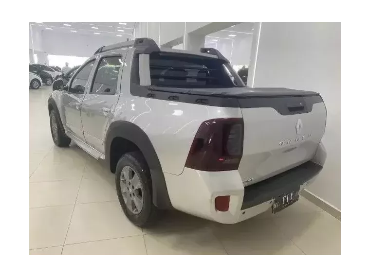 Renault Duster Oroch Prata 3