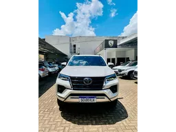 Toyota Hilux SW4