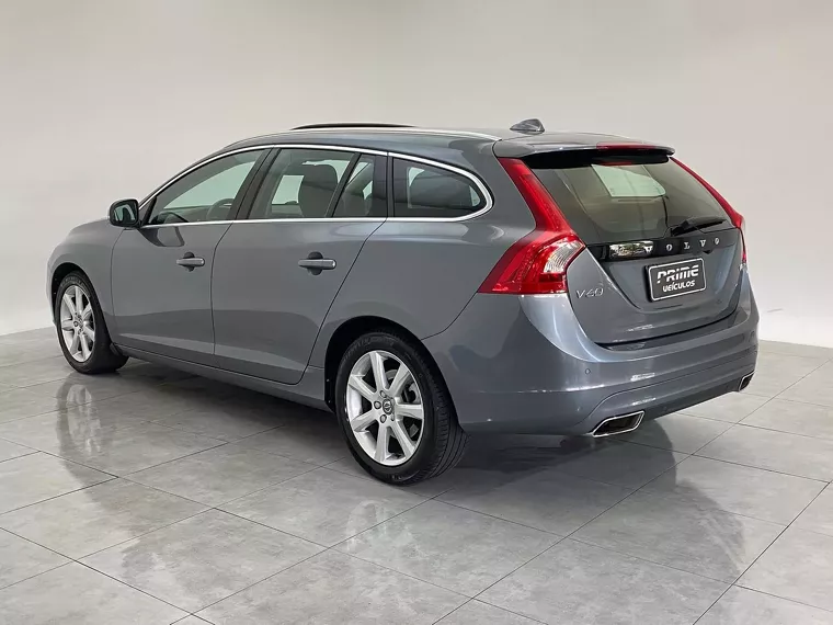 Volvo V60 Cinza 1