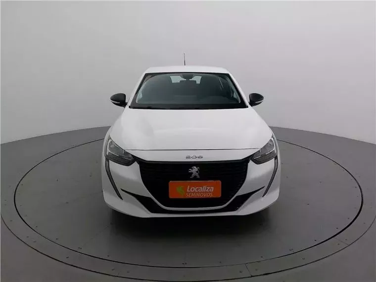 Peugeot 208 Branco 17