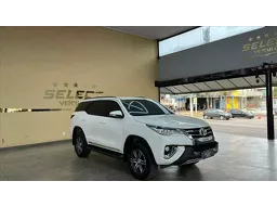 Toyota Hilux SW4