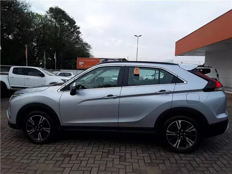 Mitsubishi Eclipse Cross Prata 2