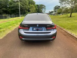 BMW 320i