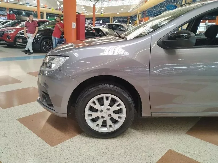 Renault Logan Cinza 2