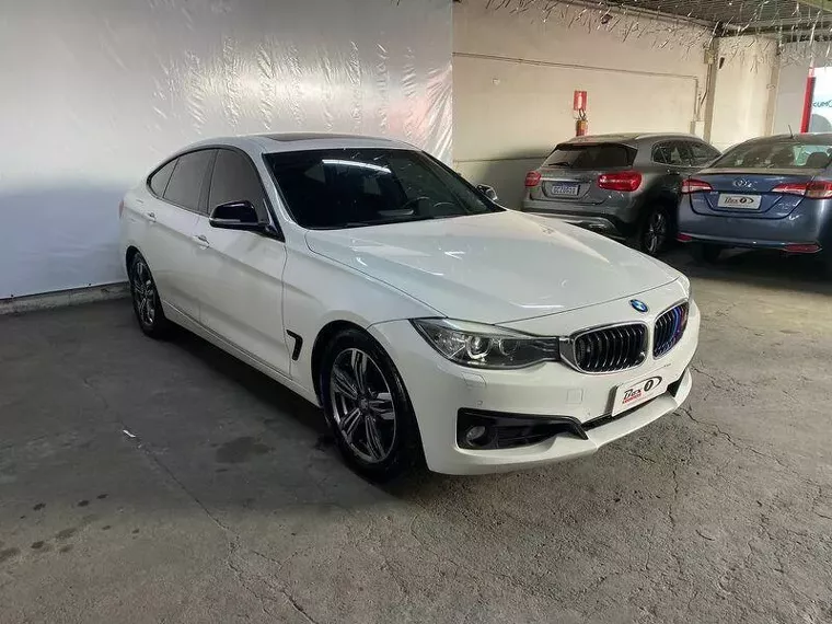 BMW 320i Branco 6