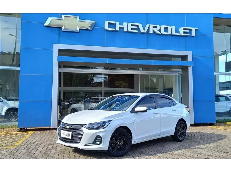 Chevrolet Onix Branco 3