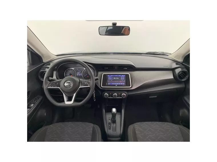 Nissan Kicks Prata 12