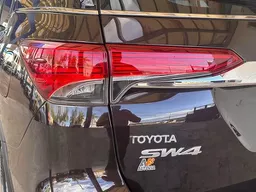 Toyota Hilux SW4