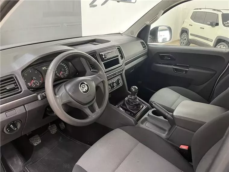 Volkswagen Amarok Prata 10