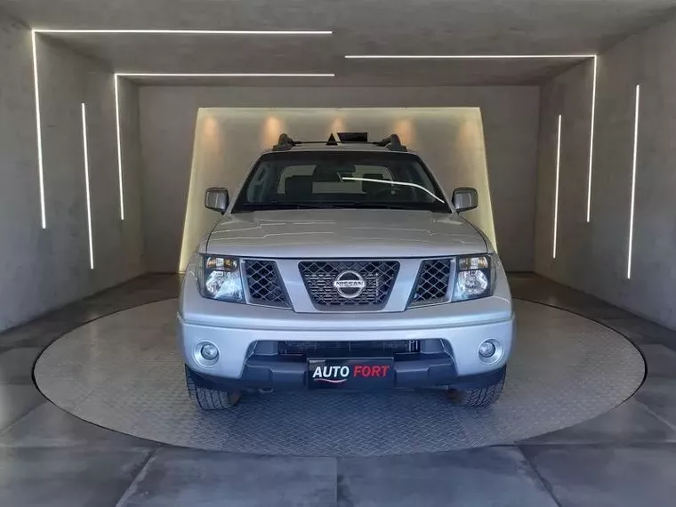 Nissan Frontier Prata 1