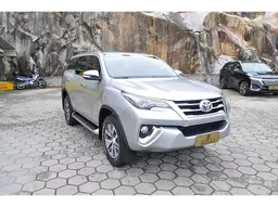 Toyota Hilux SW4