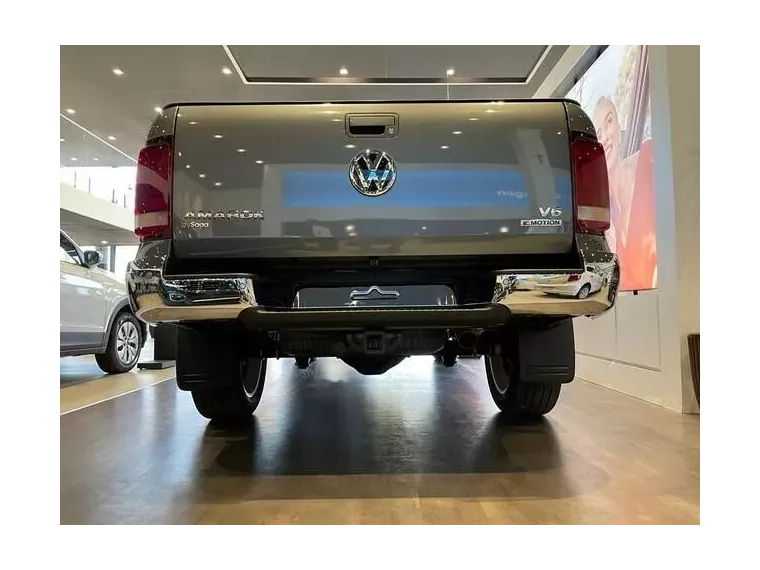 Volkswagen Amarok Prata 8