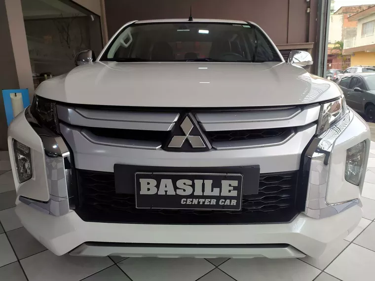 Mitsubishi L200 Triton Branco 14