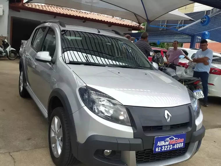 Renault Sandero Prata 8