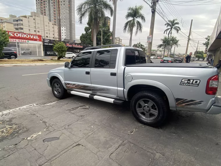 Chevrolet S10 Prata 1