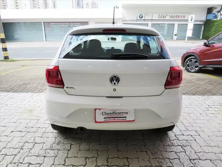 Volkswagen Gol Branco 10