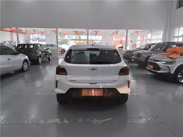 Chevrolet Onix Branco 5