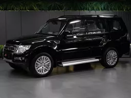 Mitsubishi Pajero Full