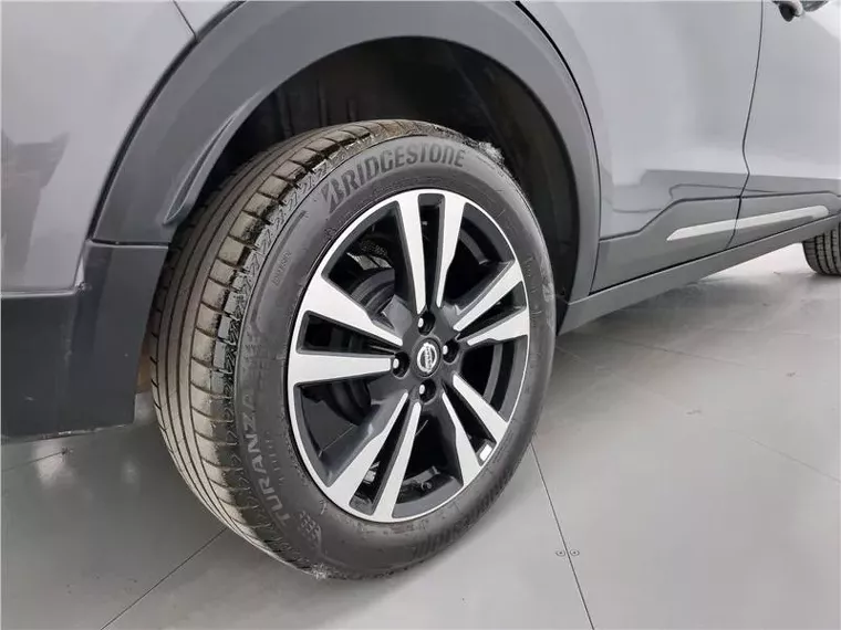 Nissan Kicks Cinza 17