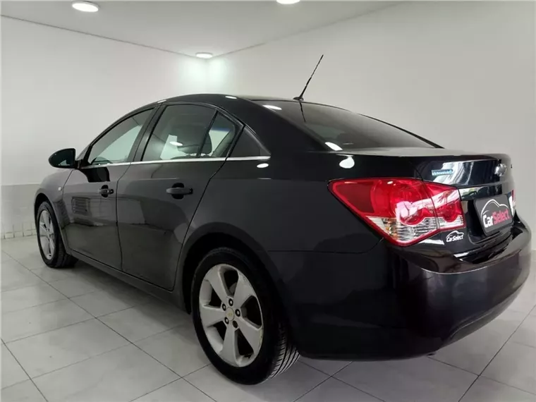 Chevrolet Cruze Preto 8