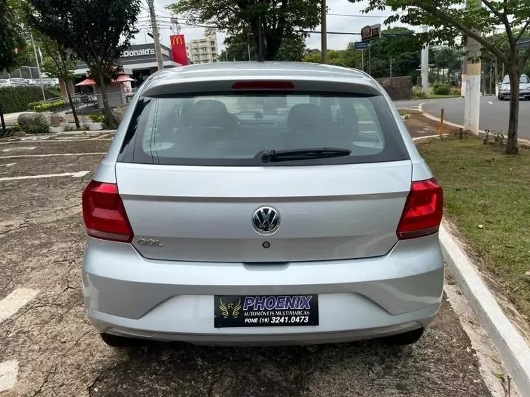 Volkswagen Gol Prata 2