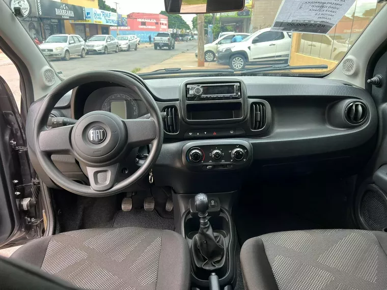 Fiat Mobi Cinza 6