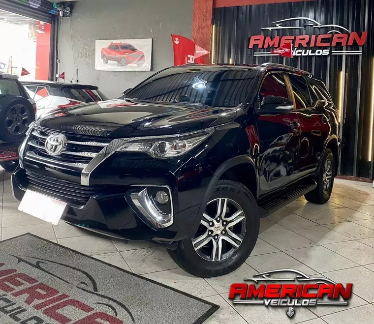 Toyota Hilux Preto 1