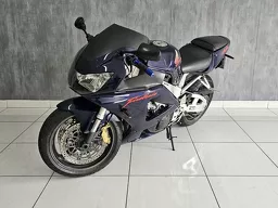 CBR 900