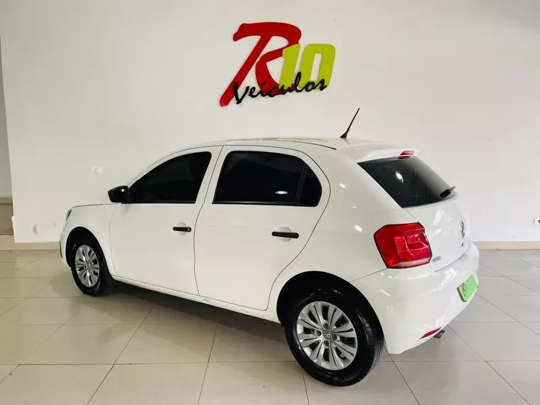 Volkswagen Gol Branco 4