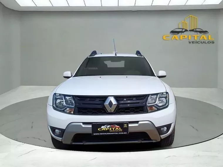 Renault Duster Oroch Branco 8