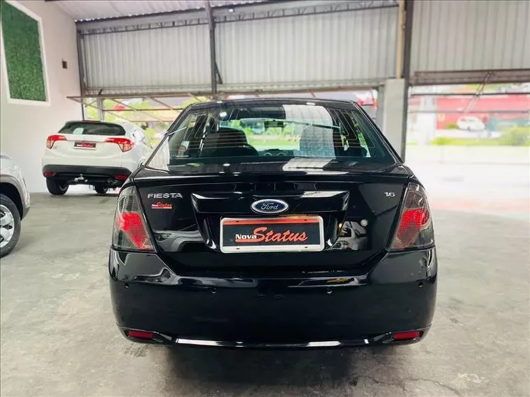 Ford Fiesta Preto 2