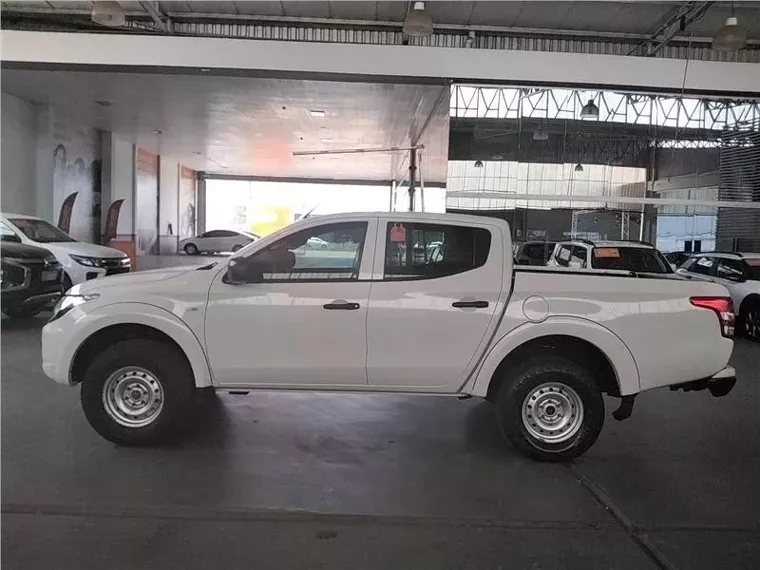 Mitsubishi L200 Triton Branco 11