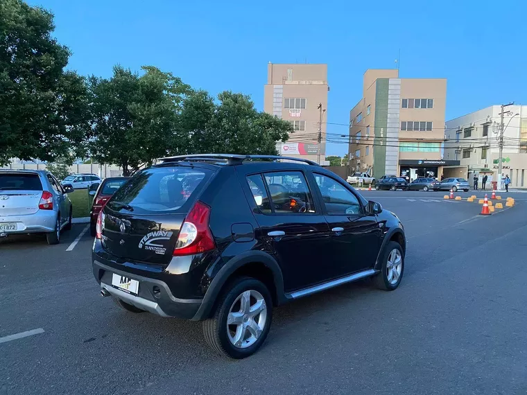 Renault Sandero Preto 5