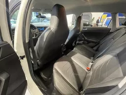 Volkswagen Polo Sedan