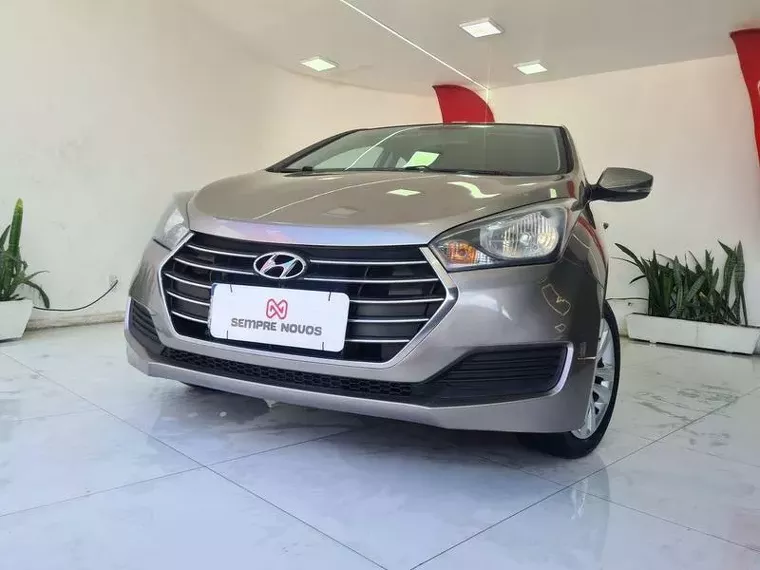 Hyundai HB20S Dourado 15